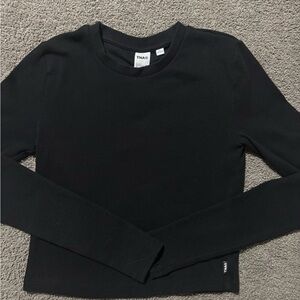 Aritzia TNA Classic Black Long Sleeve Tee